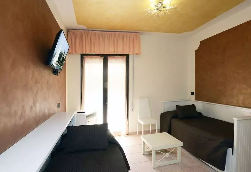 ホテル Ristorante Commercio