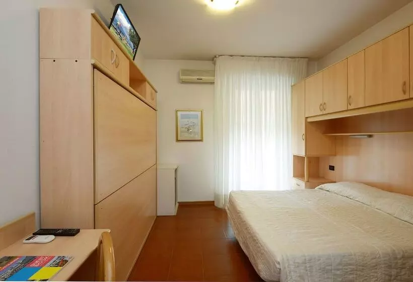 ホテル Ristorante Commercio