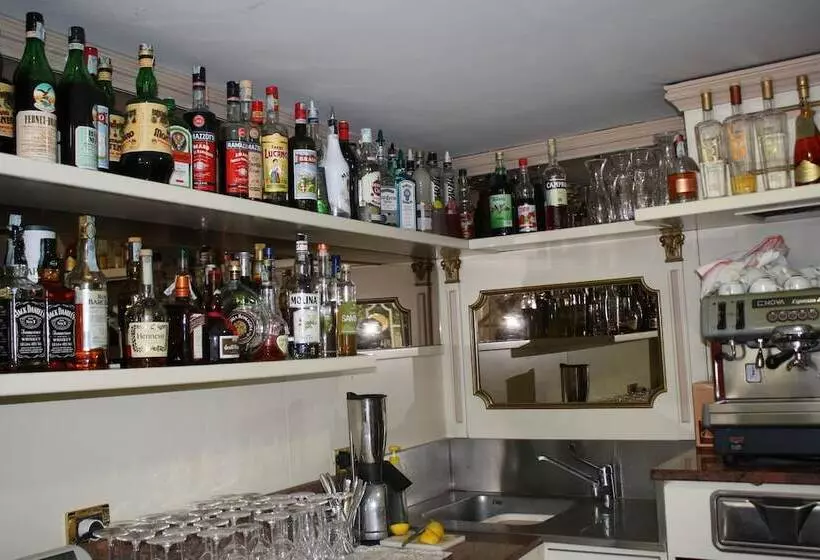 ホテル Ristorante Commercio