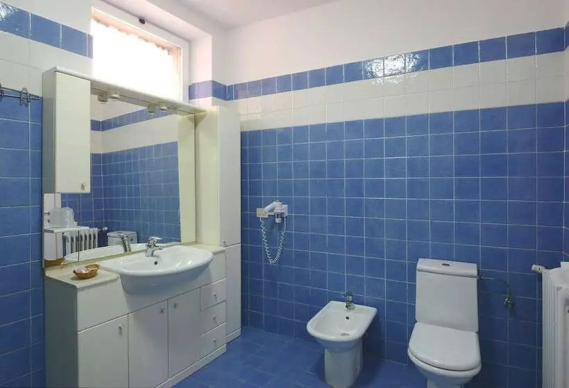 ホテル Ristorante Commercio