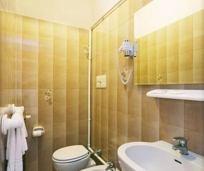 ホテル Ristorante Commercio