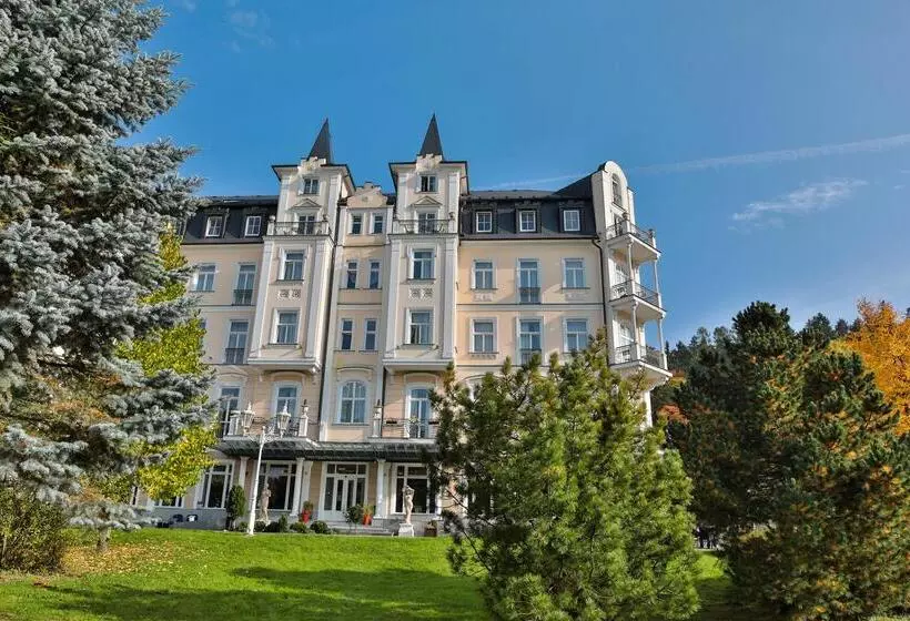 هتل Sun Palace Wellness