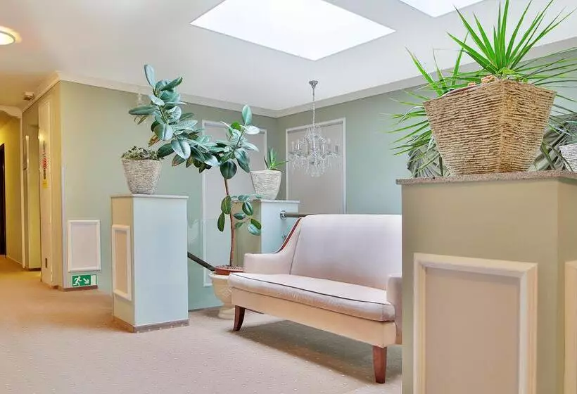 هتل Sun Palace Wellness