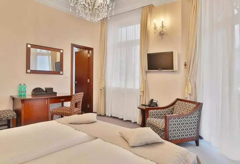 هتل Sun Palace Wellness