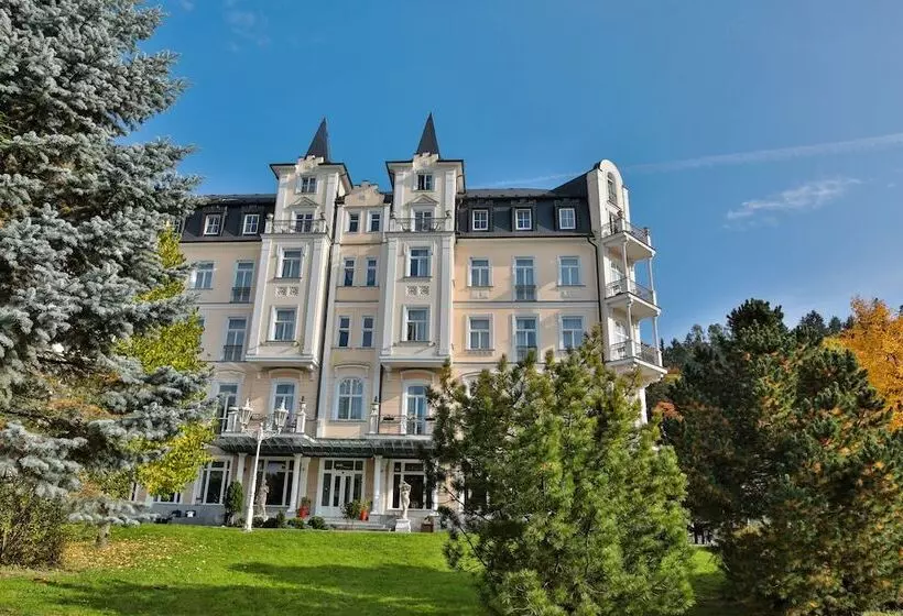 هتل Sun Palace Wellness