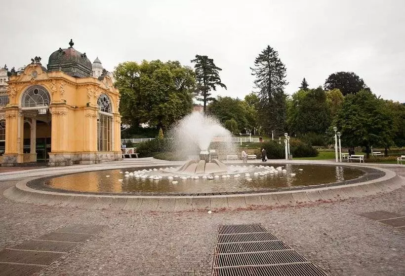 هتل Sun Palace Wellness