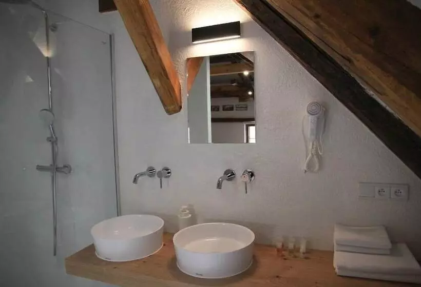 هتل Svambersky Dum