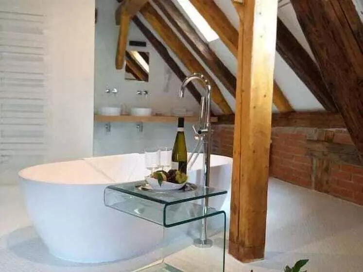 هتل Svambersky Dum