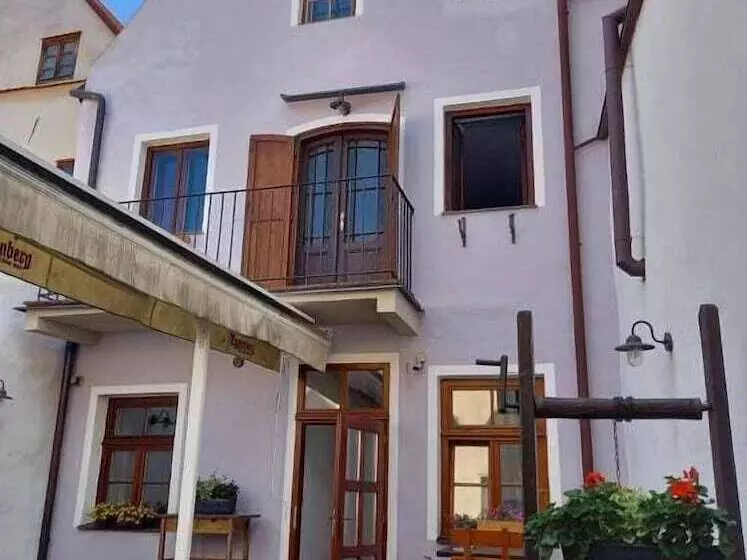 هتل Svambersky Dum