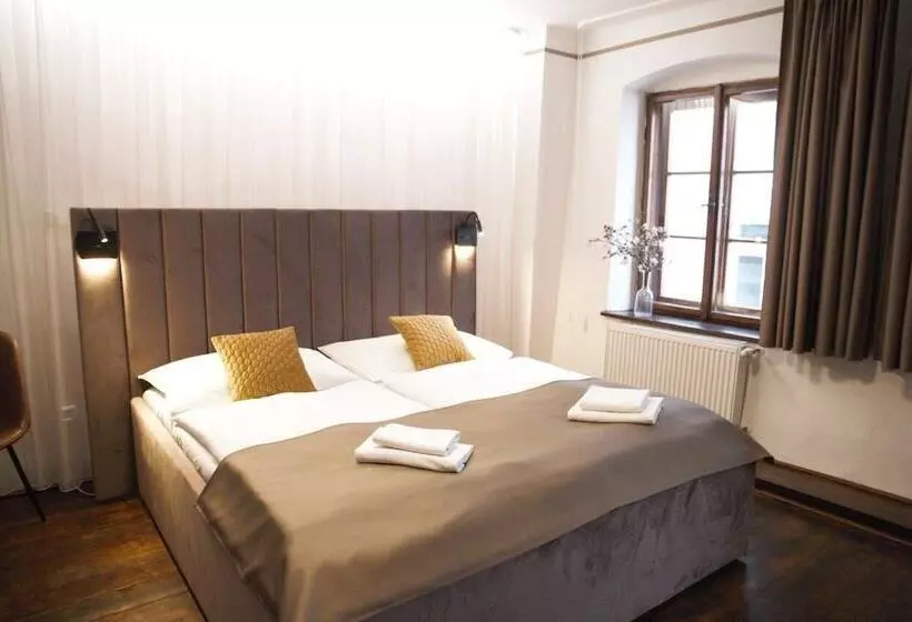 هتل Svambersky Dum