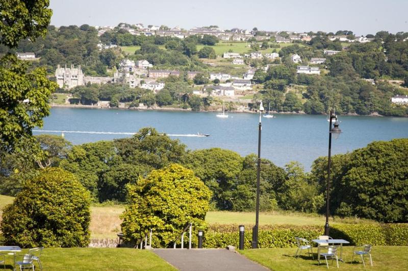 호텔 The Management Centre