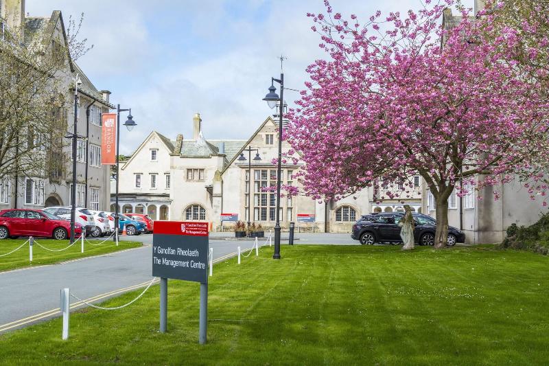 호텔 The Management Centre