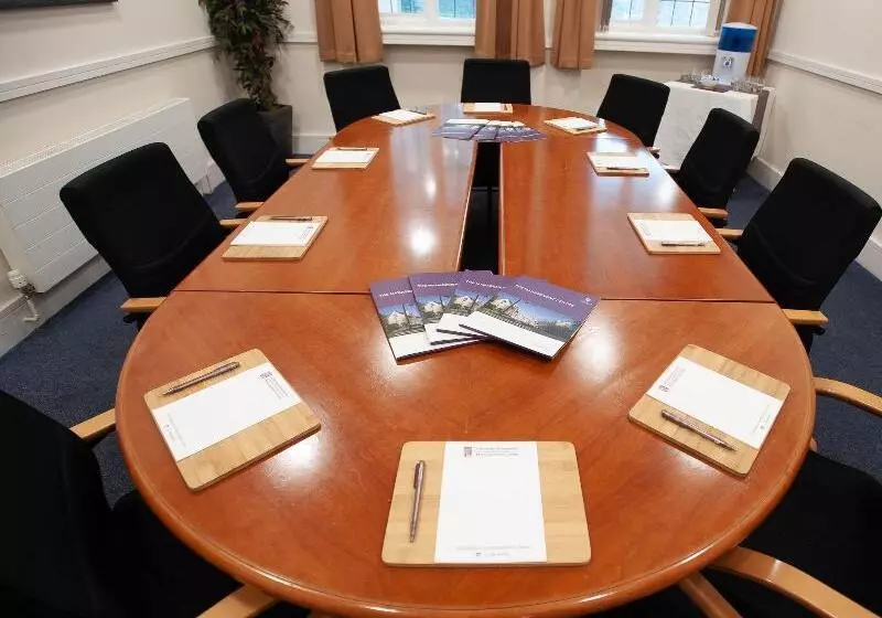 호텔 The Management Centre