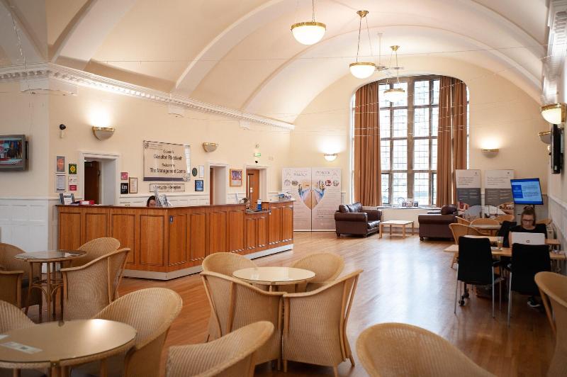 호텔 The Management Centre