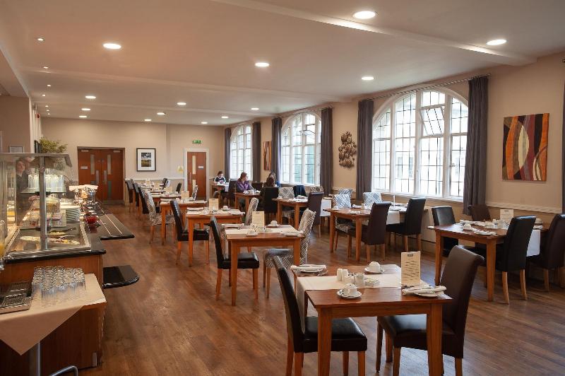 호텔 The Management Centre