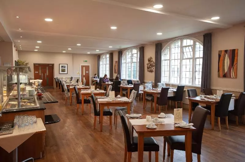 호텔 The Management Centre