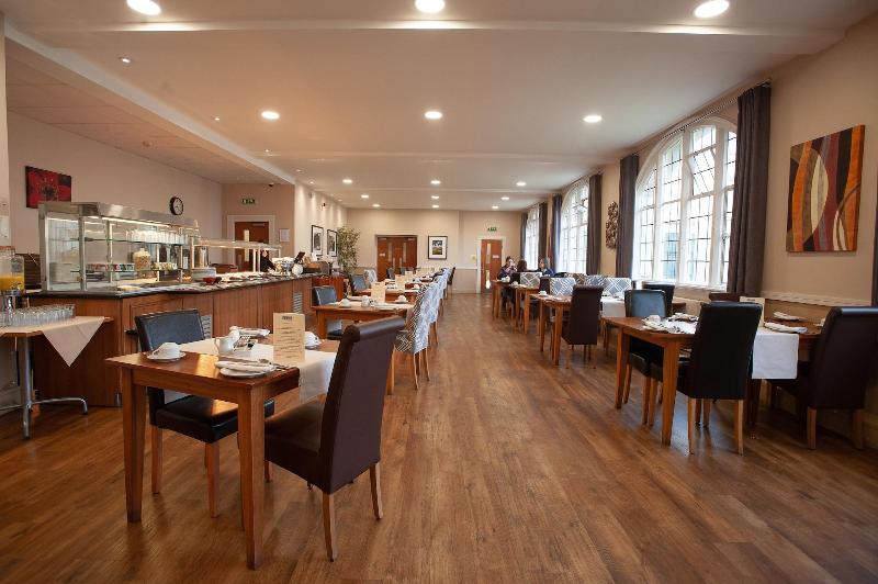 호텔 The Management Centre