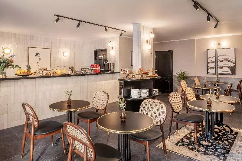 The New Port Hotel Tlv