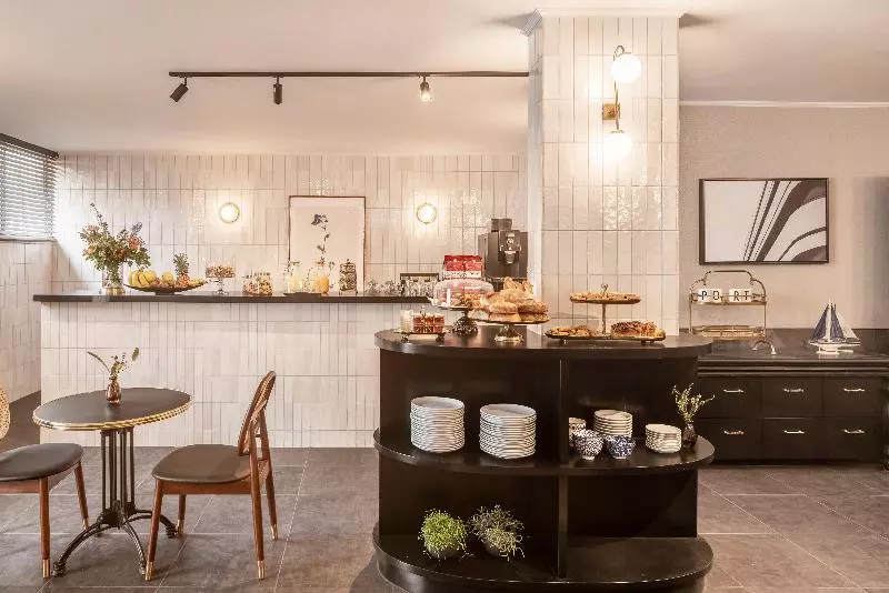 The New Port Hotel Tlv