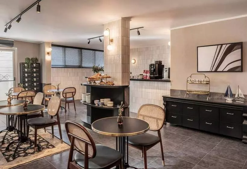 The New Port Hotel Tlv