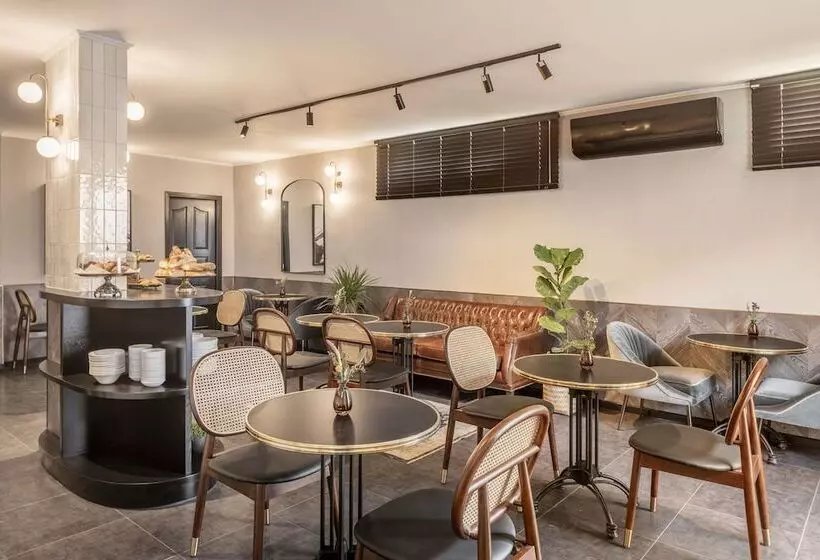 The New Port Hotel Tlv