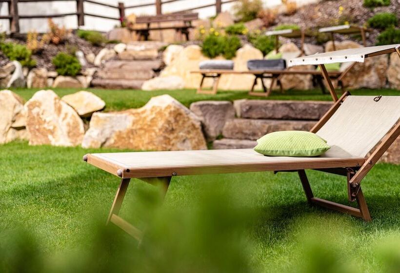 Отель Touring Dolomites