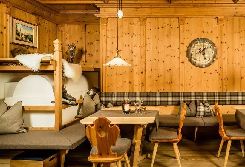 Отель Touring Dolomites