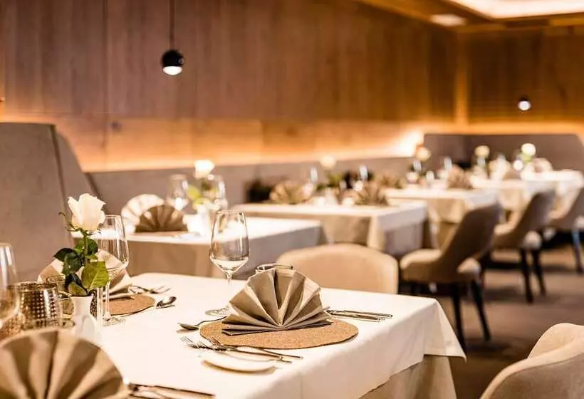 Отель Touring Dolomites