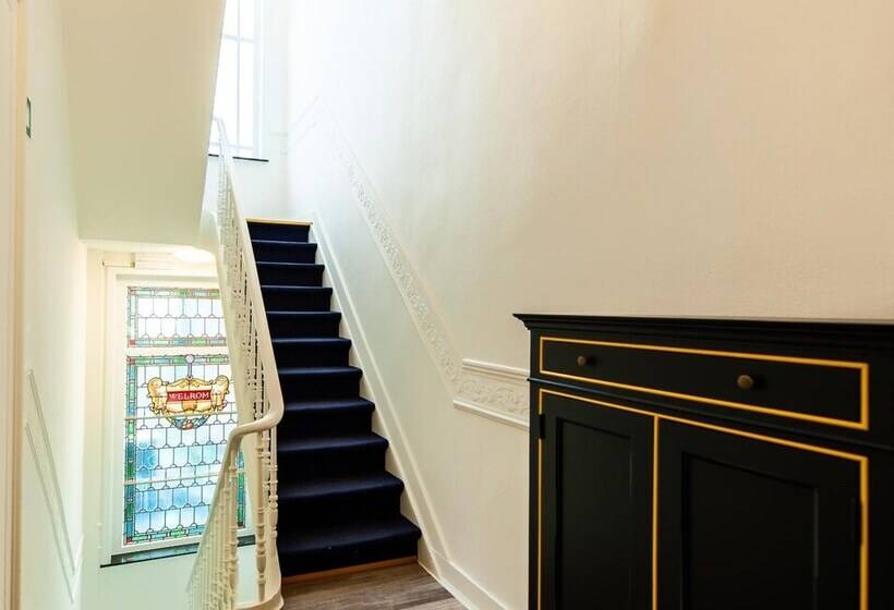 ペンション La Lys Rooms & Suites