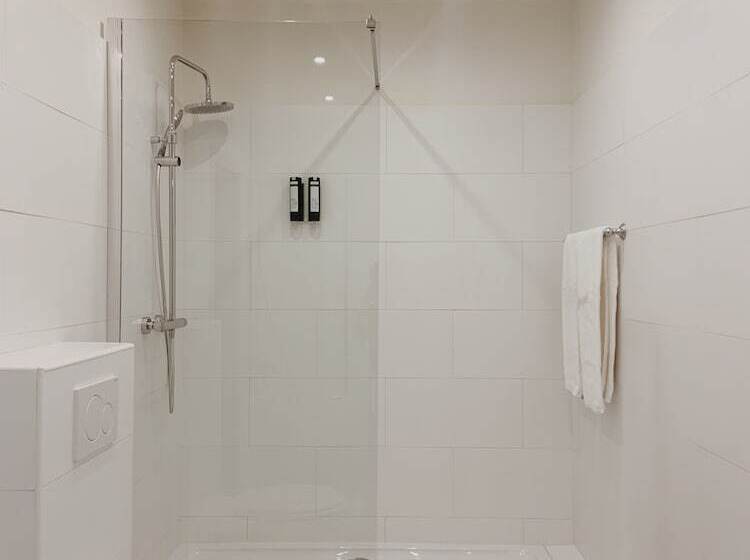 ペンション La Lys Rooms & Suites