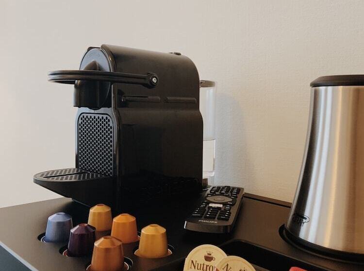 ペンション La Lys Rooms & Suites