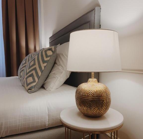 ペンション La Lys Rooms & Suites