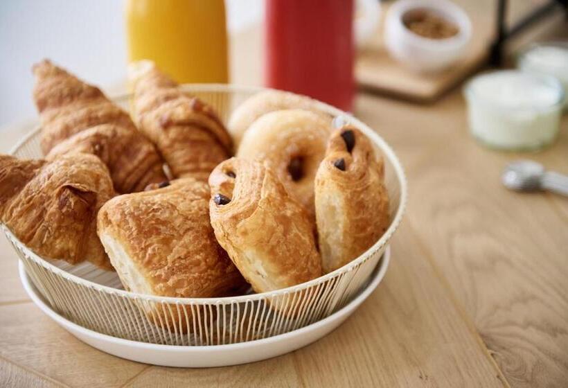 ペンション La Lys Rooms & Suites