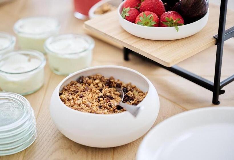 ペンション La Lys Rooms & Suites