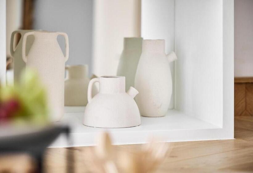 ペンション La Lys Rooms & Suites