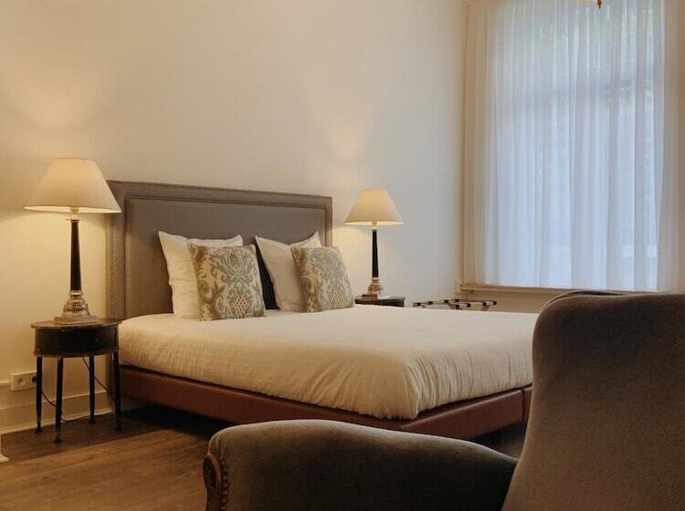 ペンション La Lys Rooms & Suites