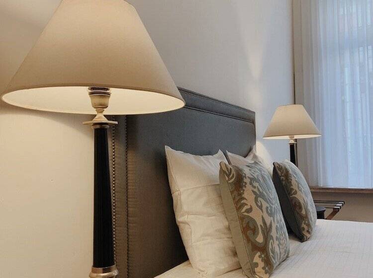 ペンション La Lys Rooms & Suites