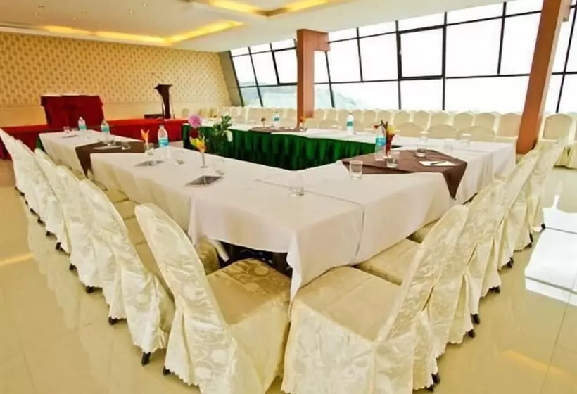 Hotelli Cliff Resort