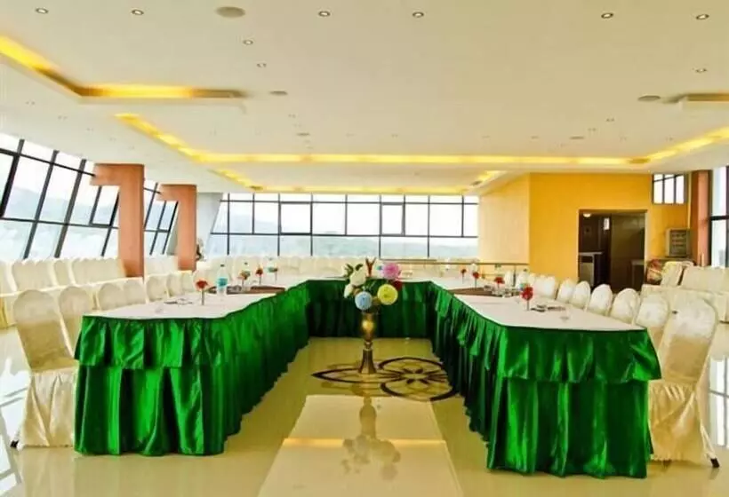 Hotelli Cliff Resort