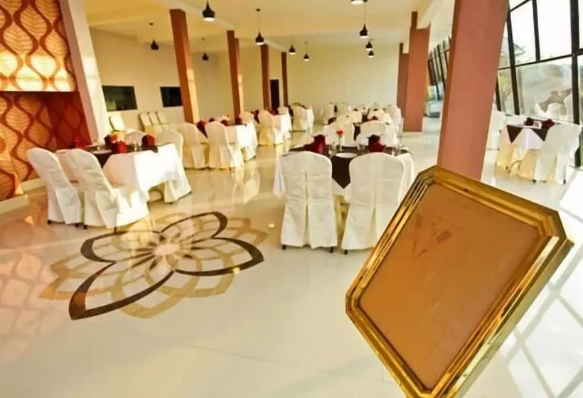 Hotelli Cliff Resort