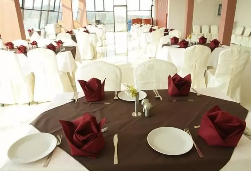 Hotelli Cliff Resort