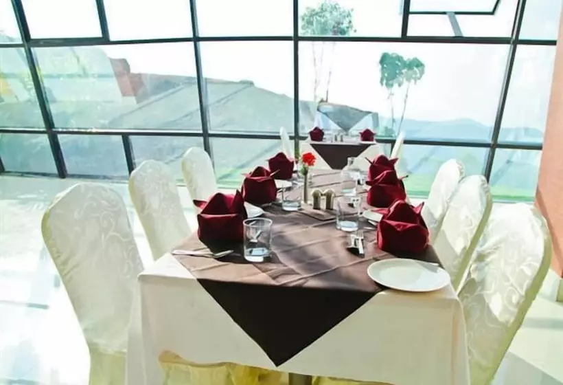 Hotelli Cliff Resort