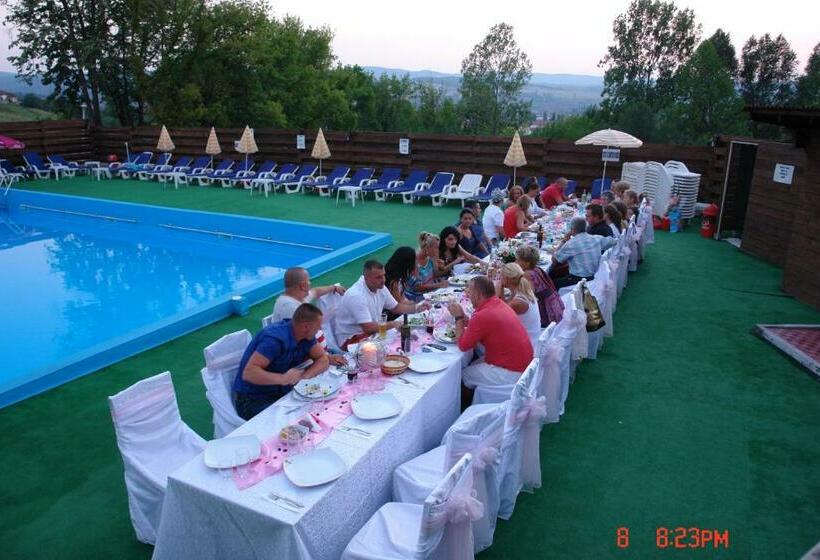 هتل Hostel Restaurant Ciuperca