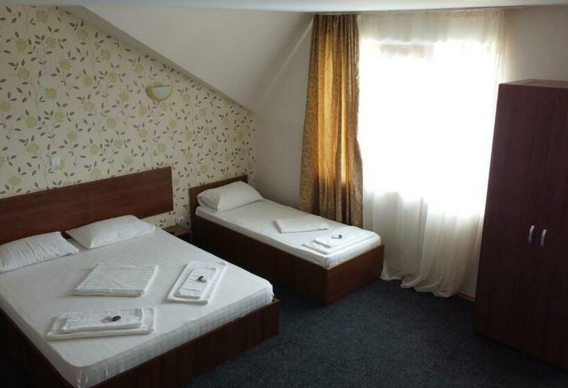 هتل Hostel Restaurant Ciuperca