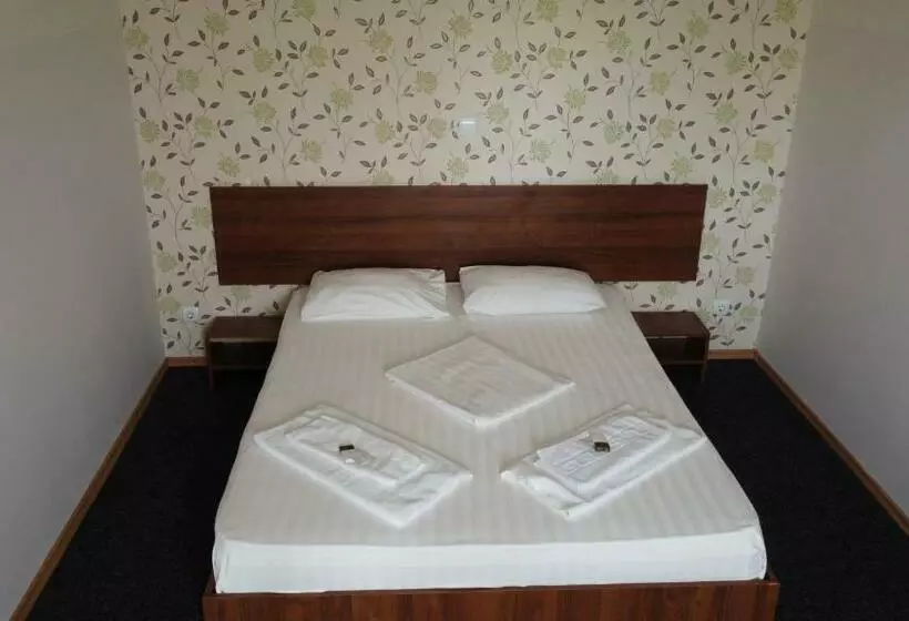 فندق Hostel Restaurant Ciuperca