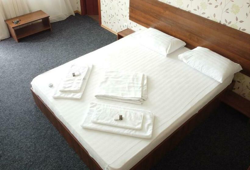 هتل Hostel Restaurant Ciuperca