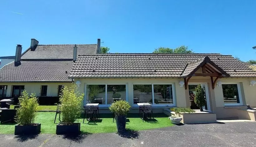 ホテル Logis Hôtel La Rosière