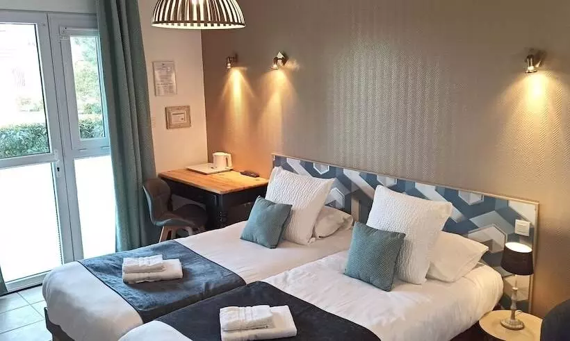 ホテル Logis Hôtel La Rosière