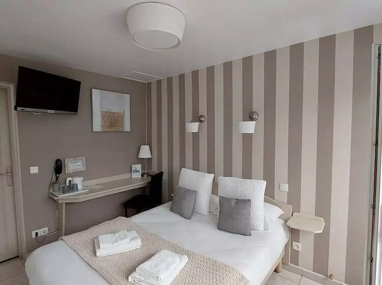 ホテル Logis Hôtel La Rosière