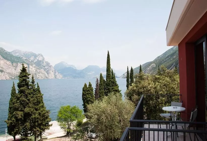 ホテル Oasi Beach